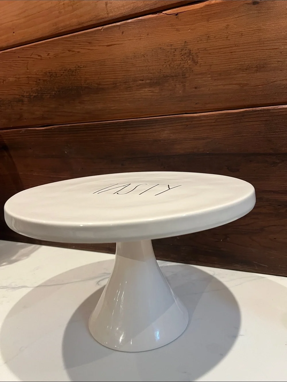 🔥‼️Rae Dunn White Ceramic Cake Stand with 'TASTY' Lettering‼️🔥